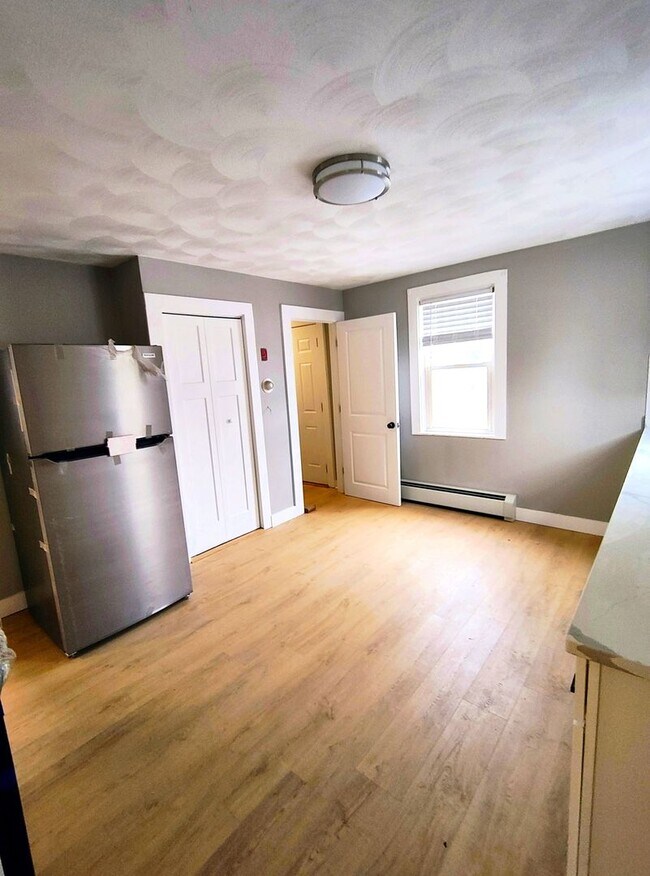 Foto del edificio - ****Pawtucket/Woodlawn Single Family - $2,...