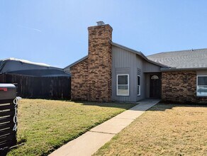 Building Photo - 9104 Brookwood Dr