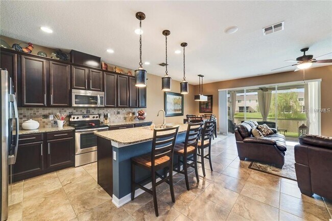 Building Photo - 2750 River Landing Dr