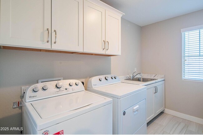 Foto del edificio - 11466 S 176th Dr