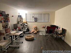 Building Photo - 122 Dustin St