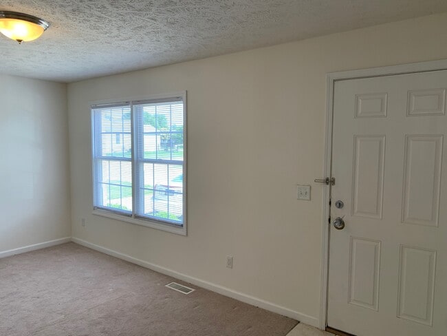 Building Photo - 1108 Lockenvitz Ln