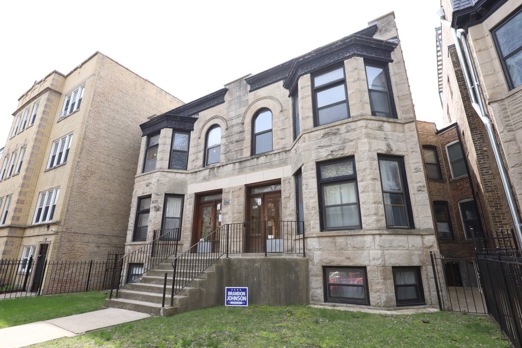 1453 W Carmen Ave Unit 2, Chicago, IL 60640 Condo for Rent in Chicago