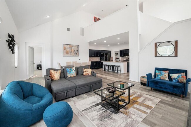 Foto del edificio - 2305 Bettylou Ln
