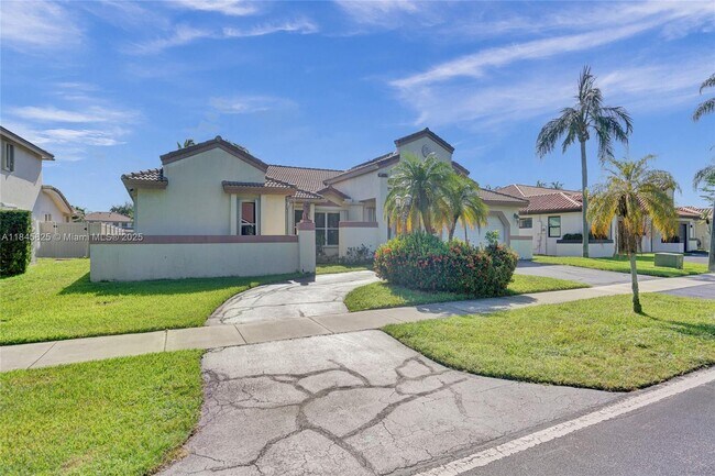 Foto del edificio - 5421 Hawkes Bluff Ave