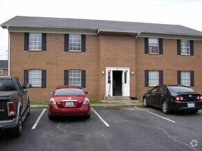 Building Photo - 1721 Highland Way