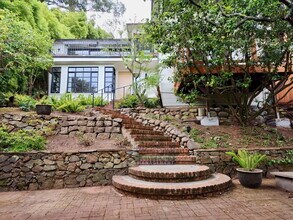 Building Photo - 263 Glen Dr