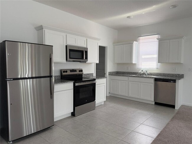 Building Photo - 545 Hennepin Lp