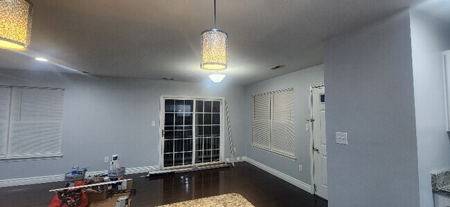 Foto del edificio - 180 Prairie Ct
