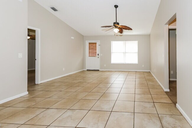 Building Photo - 237 SW Pisces Terrace