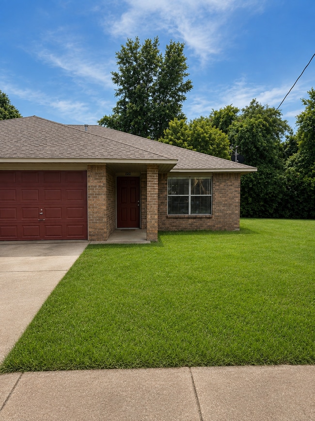 Building Photo - 6773-6775 S Kathleen Cir