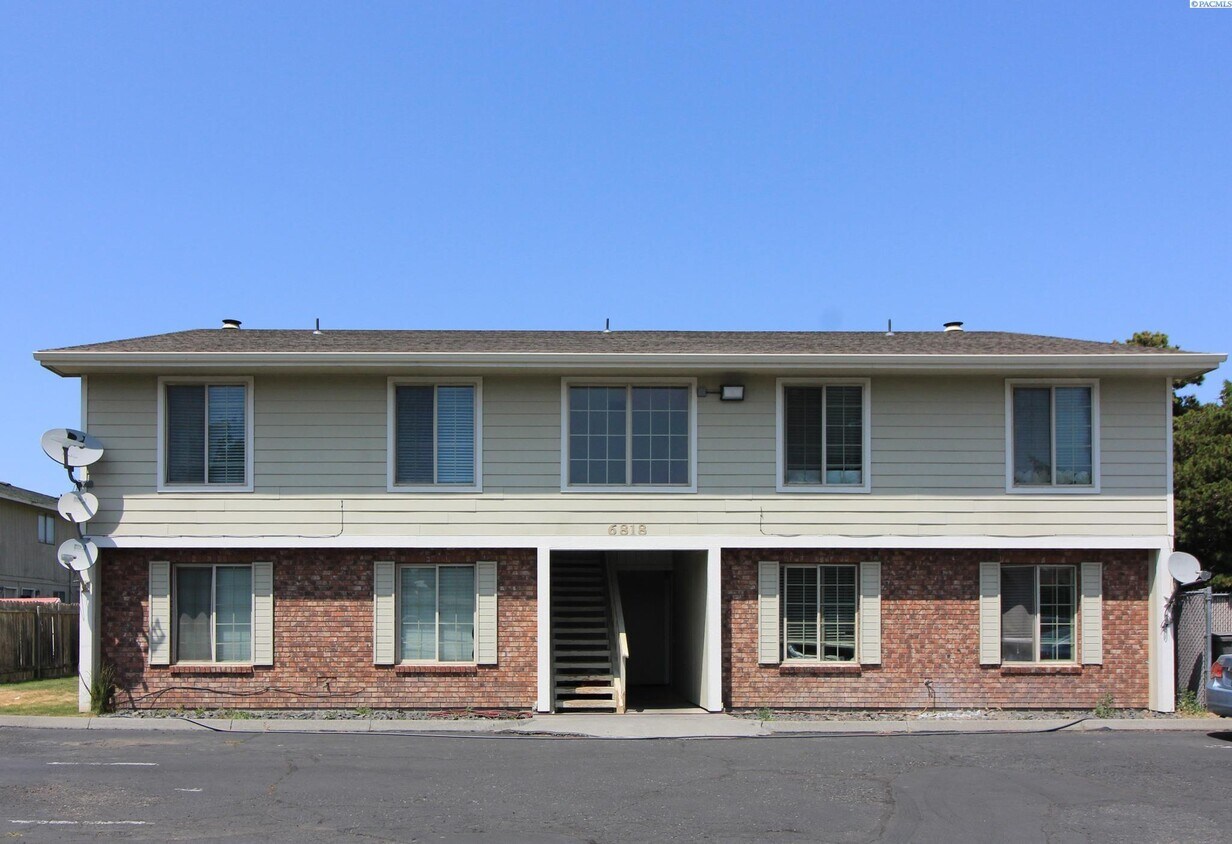 Foto principal - 2 bedroom, 1 bath in Kennewick