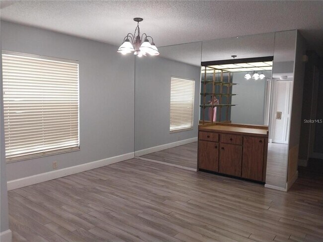 Foto del edificio - 3962 Basswood Dr