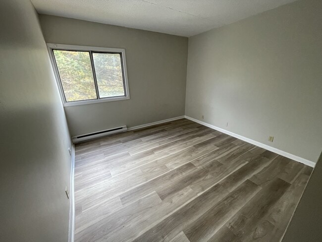 Building Photo - 155 Mystery Lake Dr