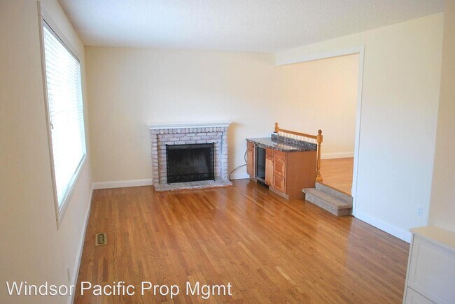 Foto del edificio - 4 br, 2.5 bath House - 14 Waterbury Place