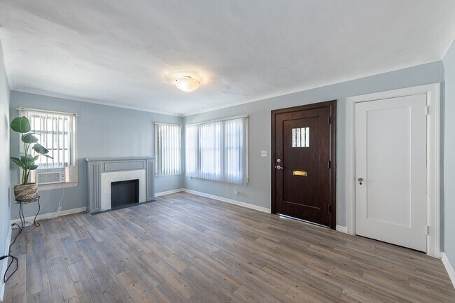 Foto del edificio - 10630 Bloomfield St