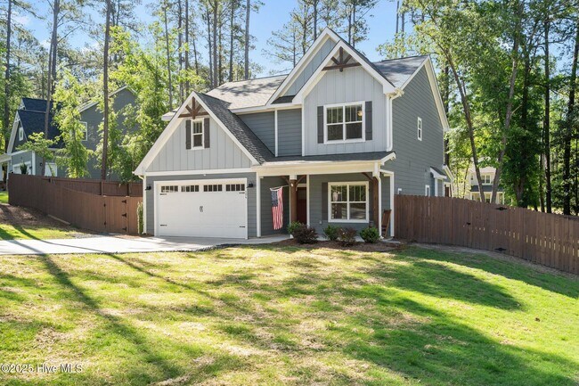 Building Photo - 594 E L Ives Dr