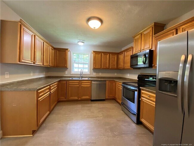 Foto del edificio - 369 Colonial Hills Dr