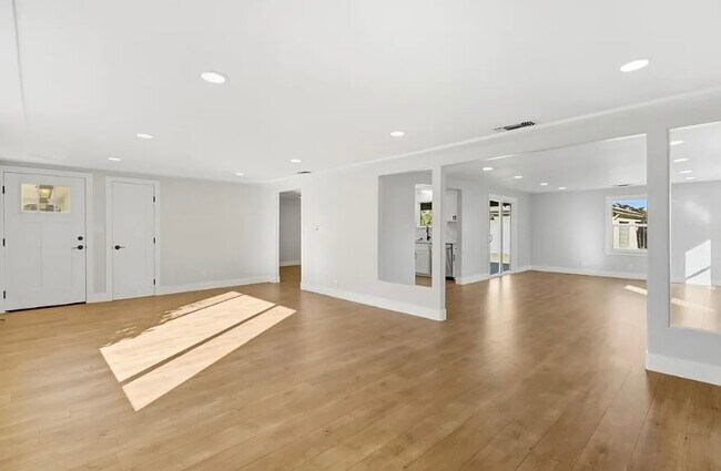 Foto del edificio - Single family residence