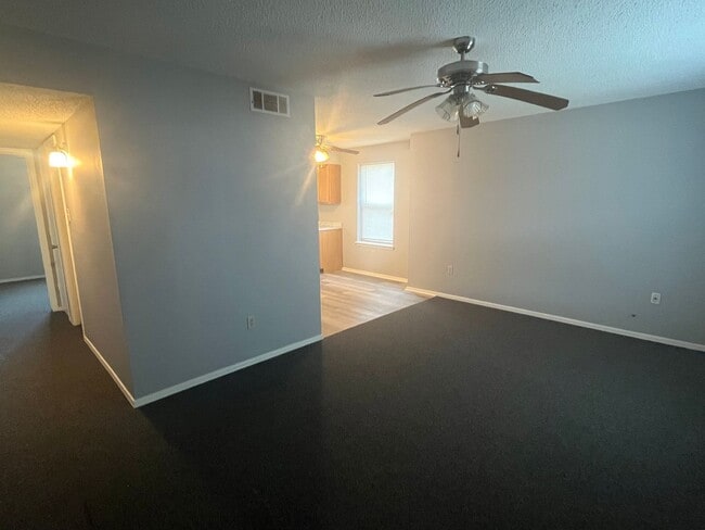 Building Photo - 2207 S Hartford Cove