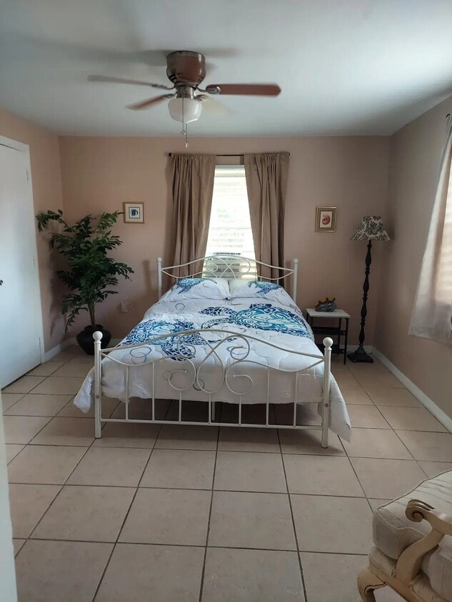 Foto del edificio - 931 Coconut Cir W