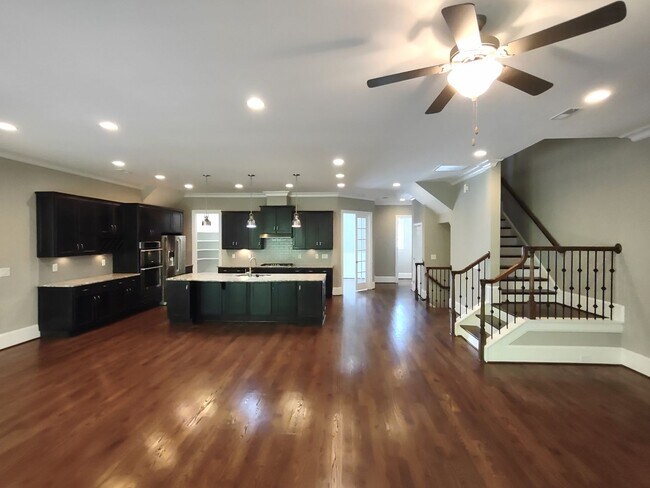 Foto del edificio - Luxury Townhome Available in Fairway Row C...