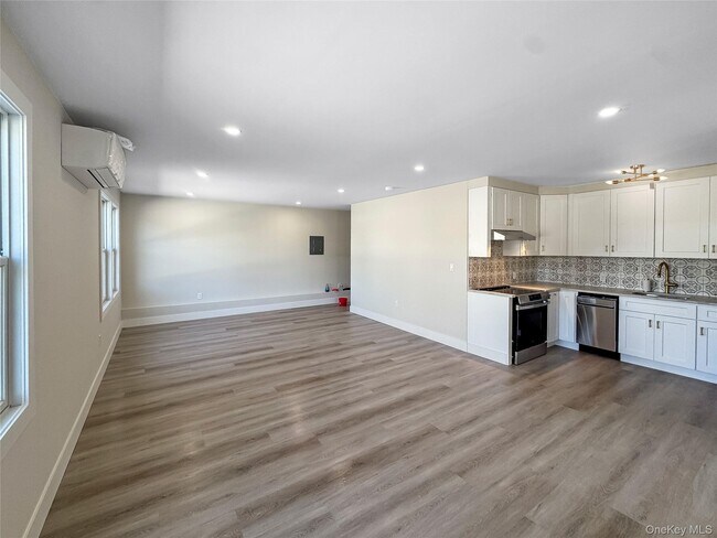 Foto del edificio - 110 Jericho Tpke