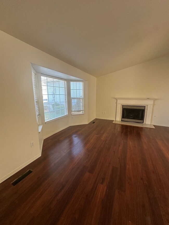 Building Photo - 3-Bedroom Home for Rent