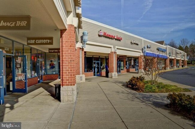 Building Photo - 1519 North Point Dr