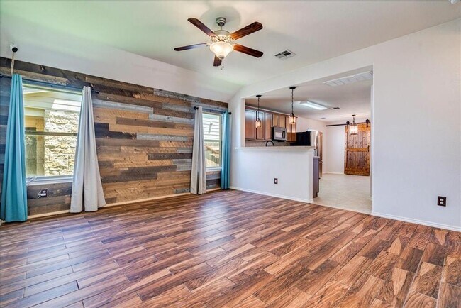 Foto del edificio - 336 Housefinch Loop