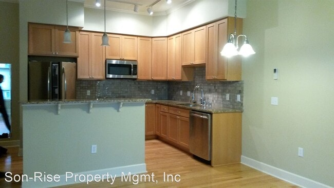 Building Photo - 2 br, 1 bath House - 1101 McKenzie Ave #302