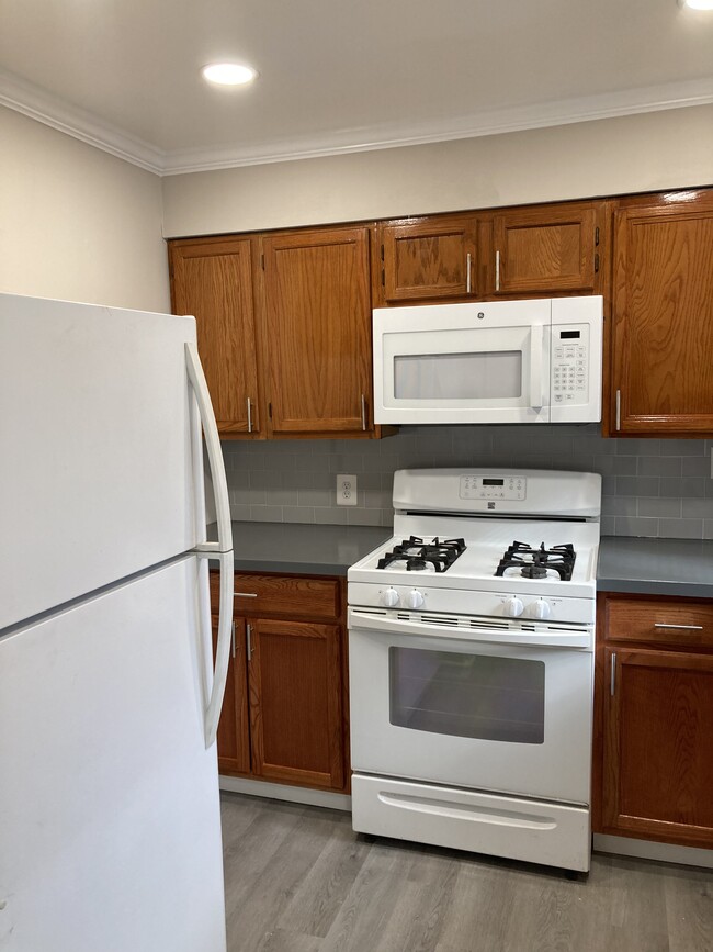 Foto del edificio - 1605 Addison Rd S