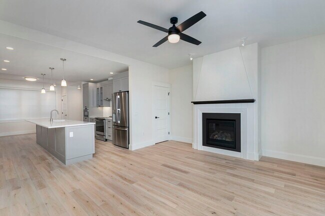 Building Photo - 4606 Chardonnay Ln NE