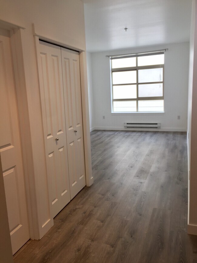 Building Photo - 111 108th Ave NE