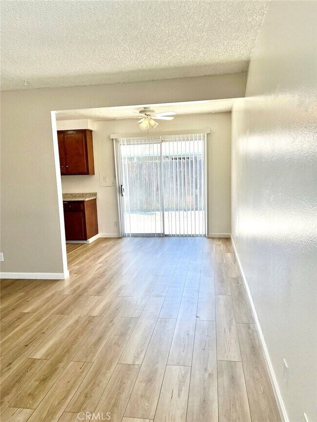 Foto del edificio - 41085 Alder Ave