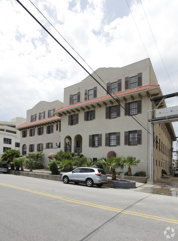 Building Photo - Jackson Square