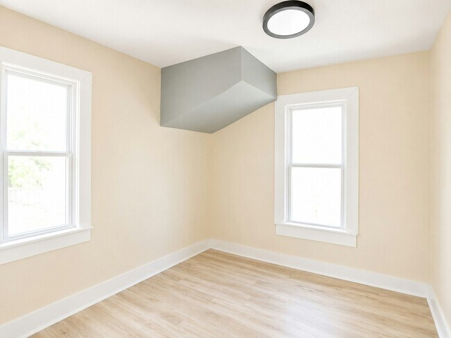 Foto del edificio - 1328 E 120th St