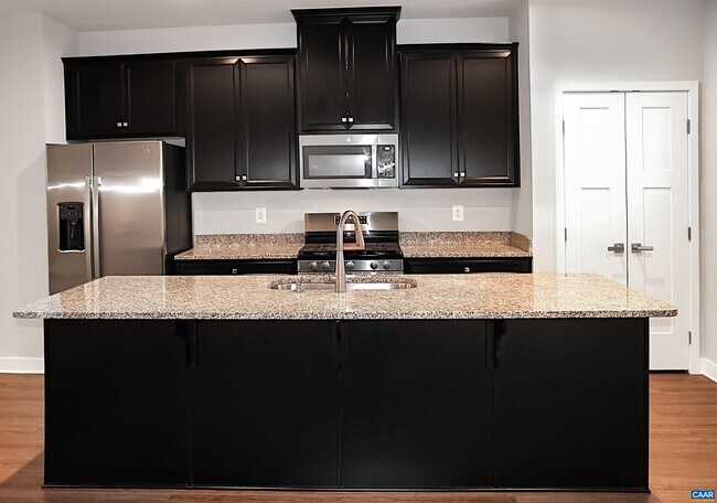 Building Photo - 2061 Lockwood Dr