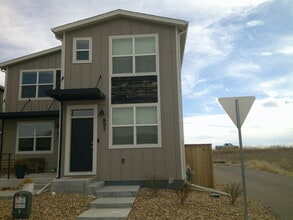 Building Photo - 897 Great Plains Ave