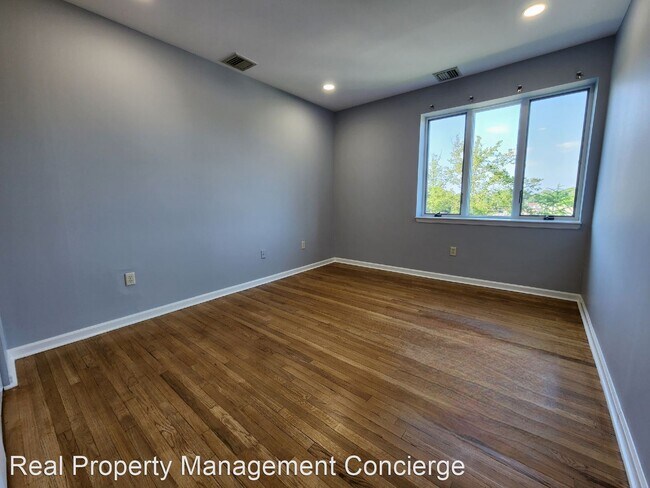 Foto del edificio - 2 br, 1.5 bath House - 27 Clinton Avenue A...