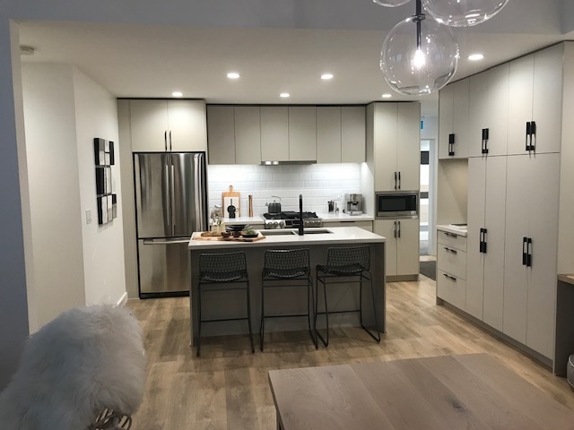 Kitchen/ entrance - 3018 St. George St