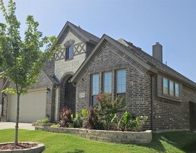 Building Photo - 2101 Timineri Dr