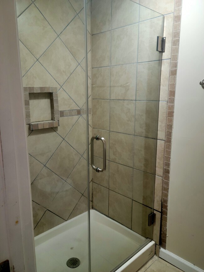 Renovated bathroom - 13001 Windbrook Dr