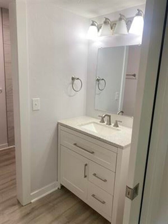 Foto del edificio - Brand new remodeled home in Seminole Manor