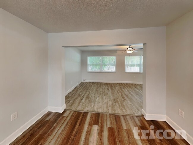 Building Photo - 6325 Mosby Pl