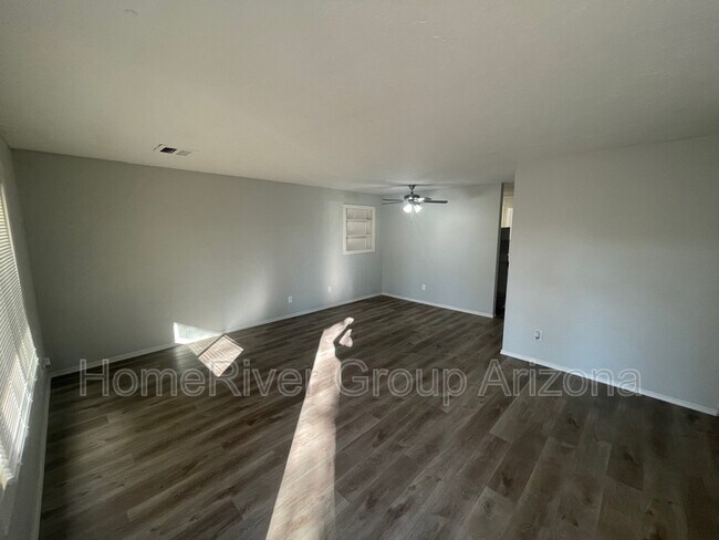 Building Photo - 5607 N 31st Ln