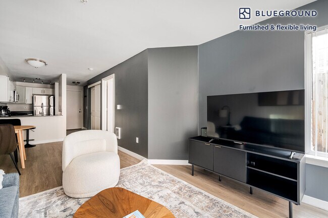 Foto del edificio - 526 Yale Ave N