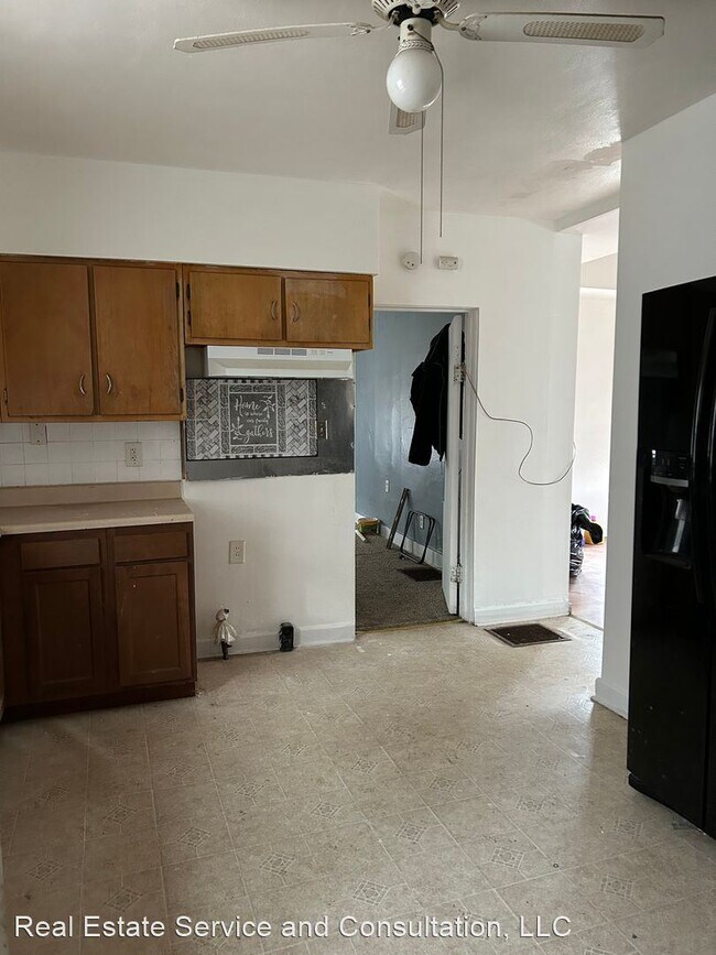 Building Photo - 2 br, 1 bath House - 816 S. Pasfield