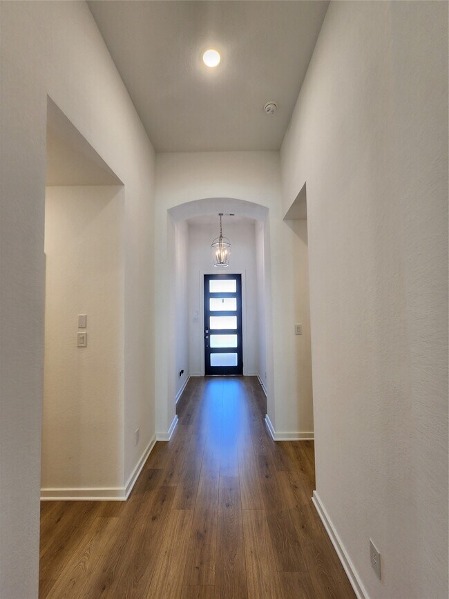 Foto del edificio - 24823 Hibiscus Gdn Wy