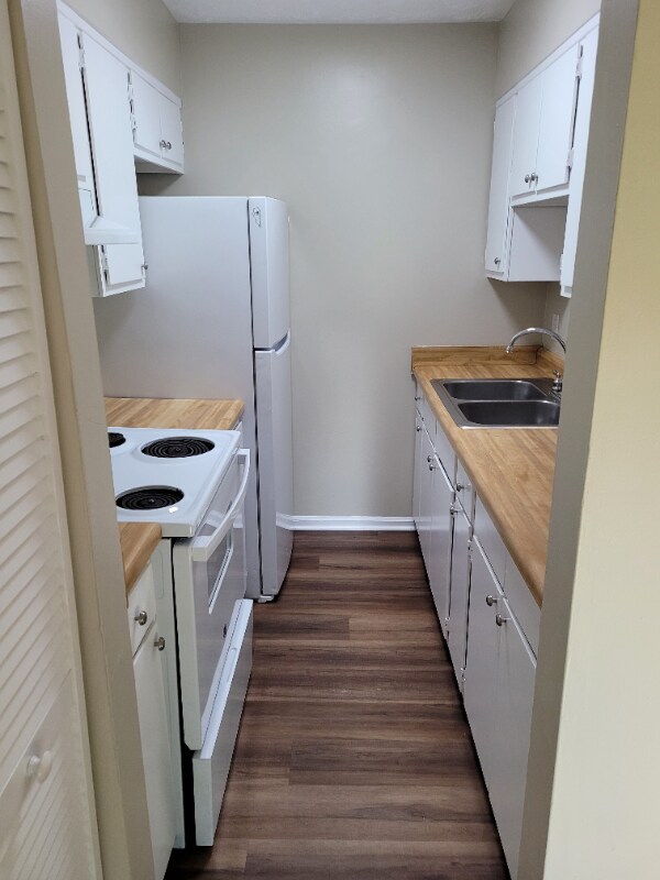 Foto del edificio - 1310 Louisville Rd